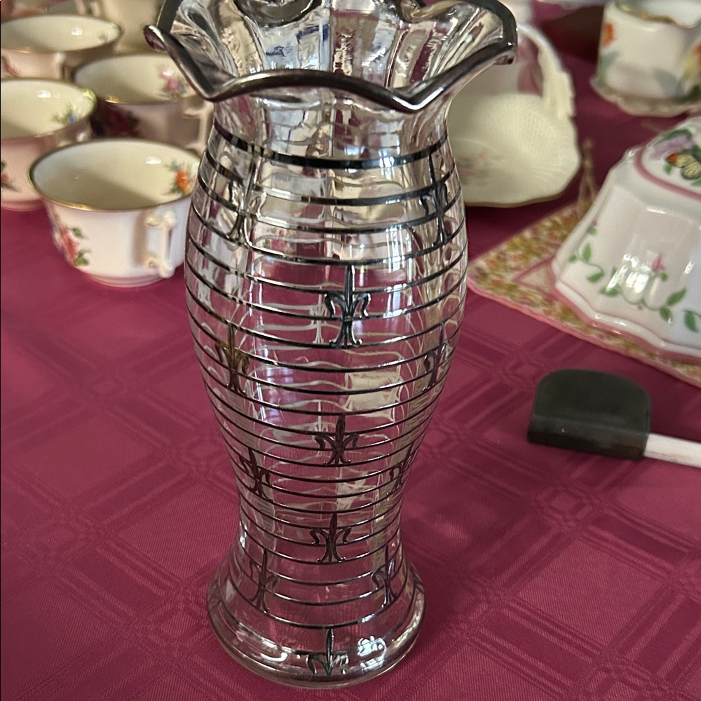 Fleur-de-Lis sterling over lay Vase
8” tall vintage New Orleans style 
No chips
